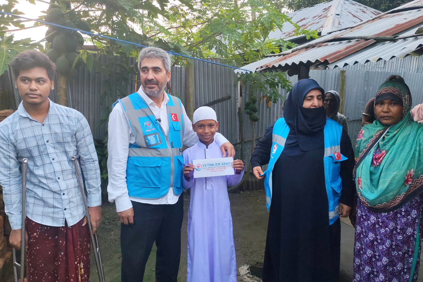 Yetimler Vakfı Bangladeş'te yetim aileleri yalnız bırakmıyor
