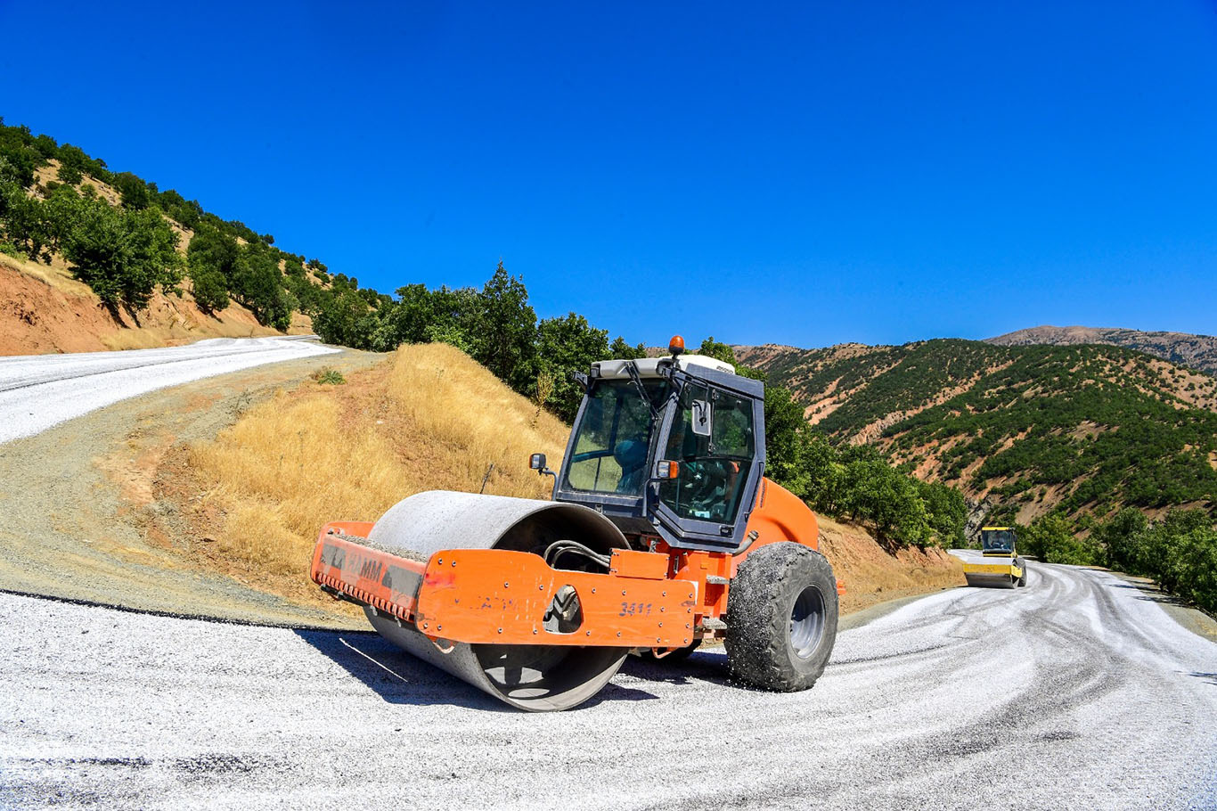 Pütürge'de yol yapım çalışmaları