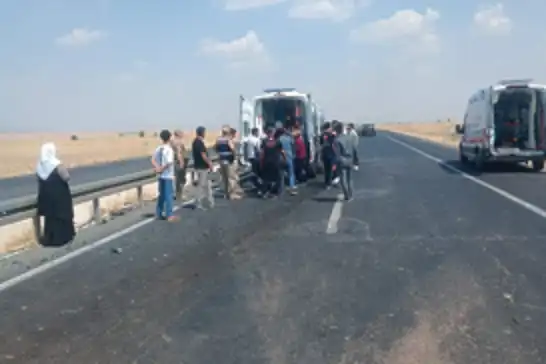 Mardin’de otomobil ile hafif ticari araç çarpıştı: 5 yaralı