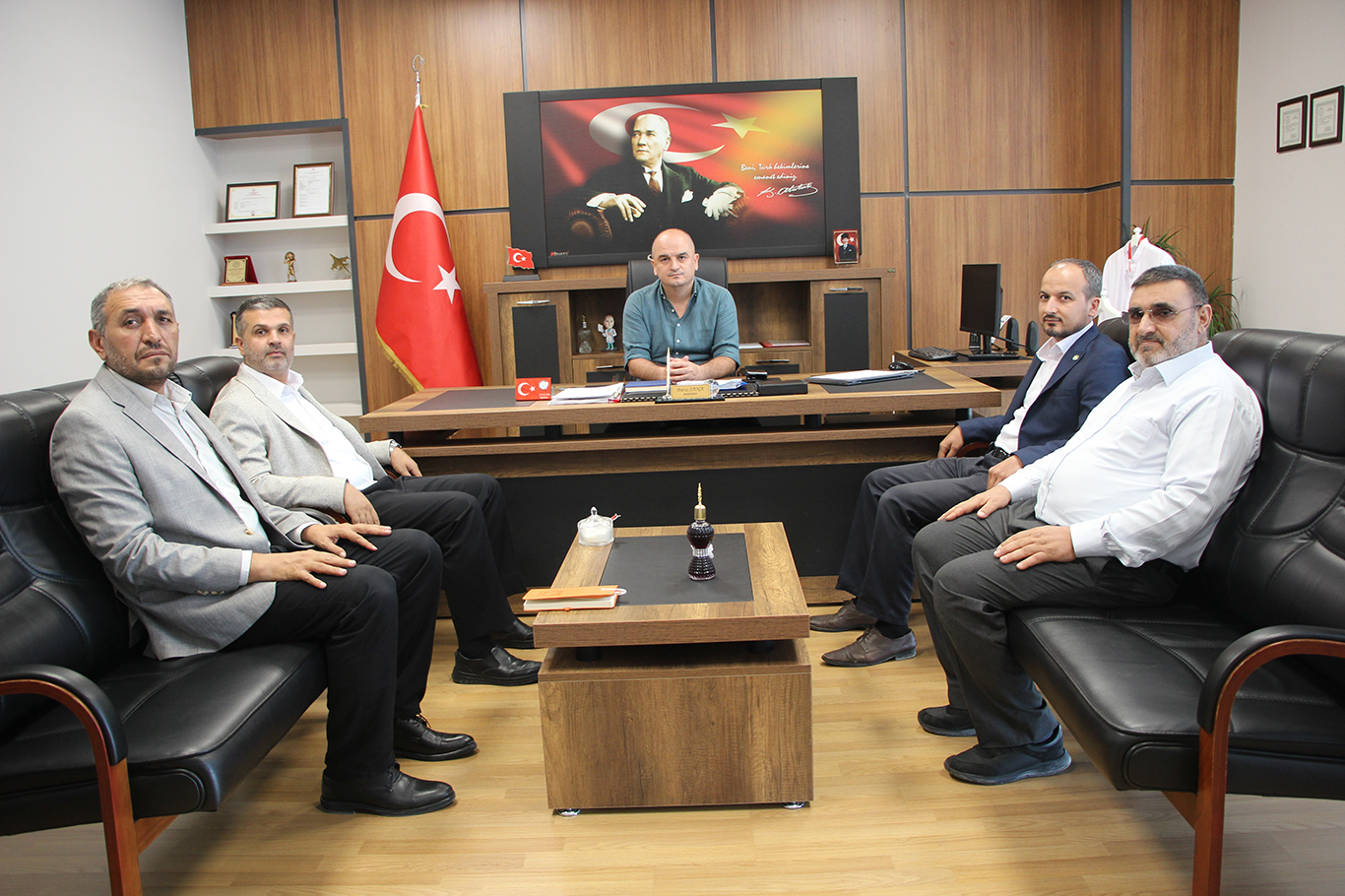 HÜDA PAR Gaziantep İl Başkanı Kaya Nizip'te temaslarda bulundu