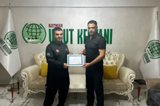 Umut Kervanı Arama Kurtarma ekibine teşekkür belgesi verildi
