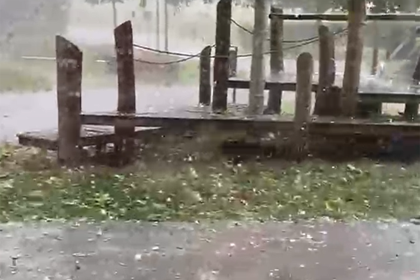İsviçre'nin Winterthur kentinde şiddetli dolu