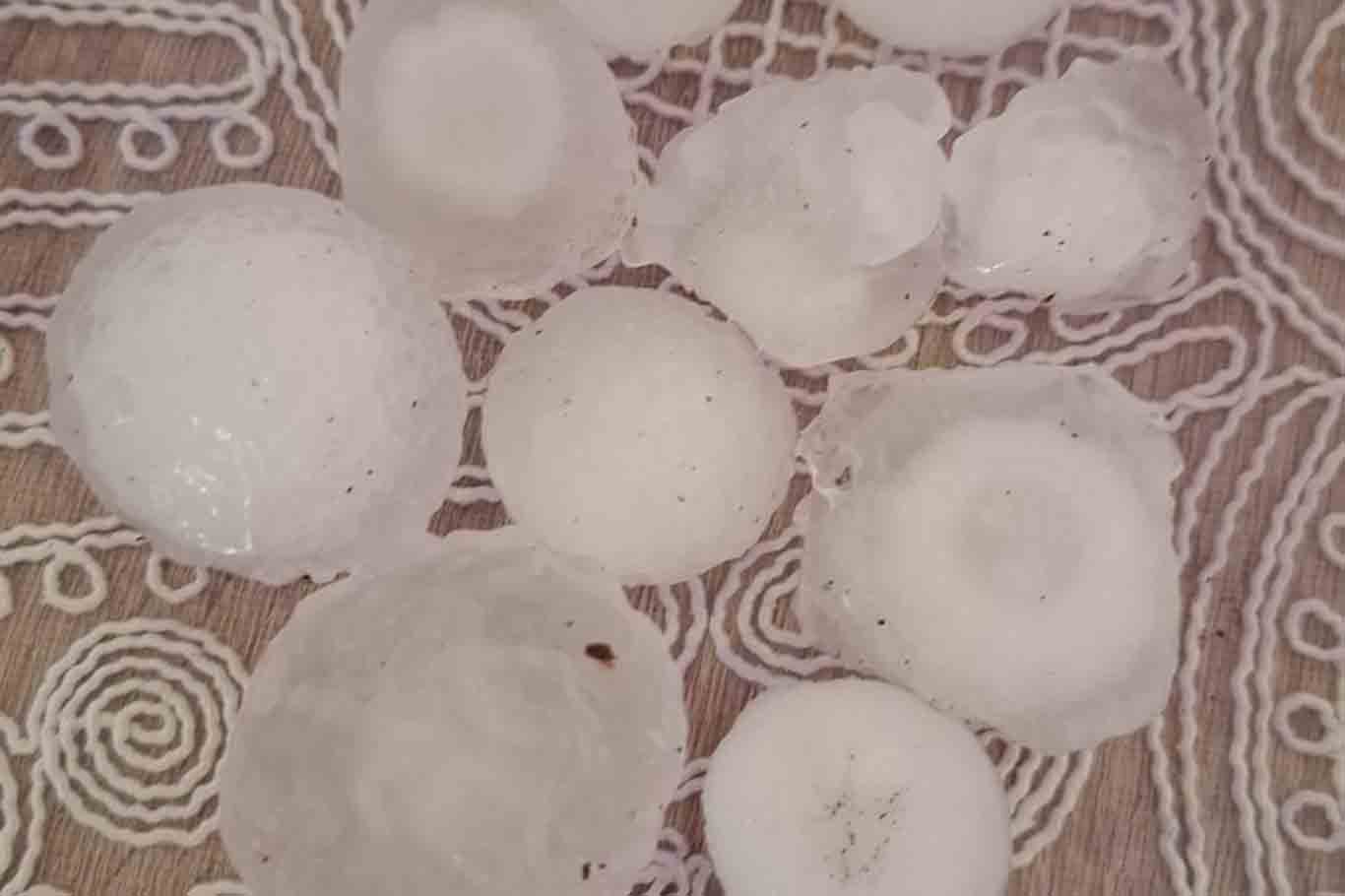 İsviçre'nin Winterthur kentinde şiddetli dolu