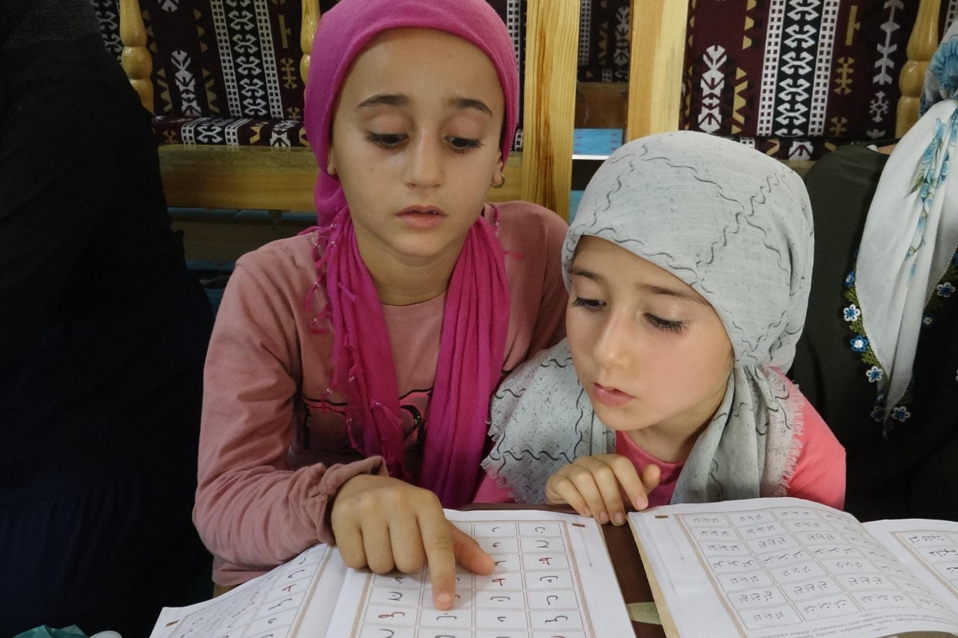 Yaz Kur’an kursu bitmesine rağmen devam eden çocuklar: Okullar açılsa bile camiye gelmeye devam edeceğiz
