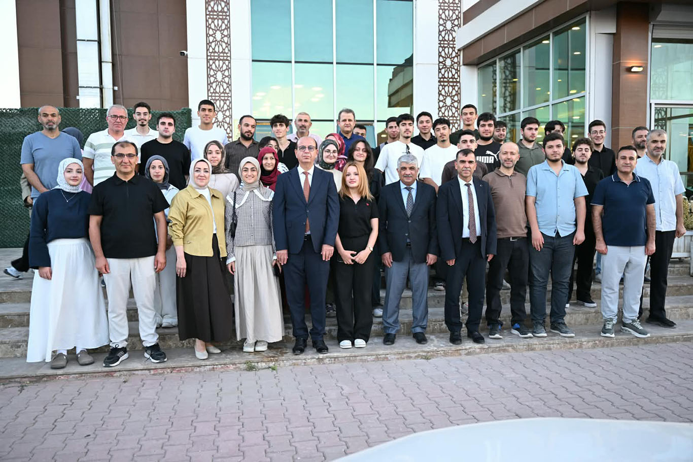 İmam Hatip Lisesi üniversiteye yerleşen öğrencileriyle buluştu