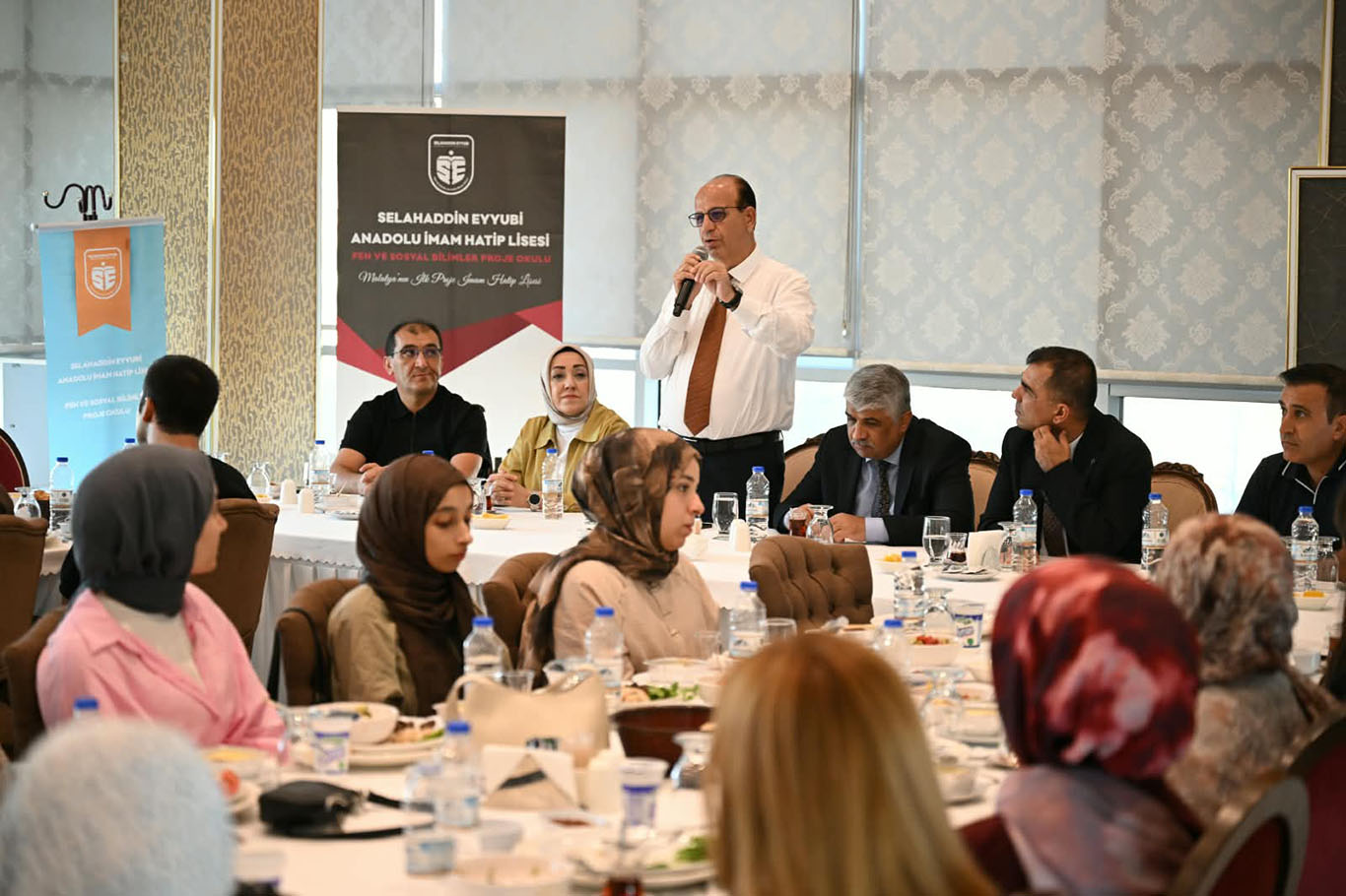 Yeşilyurt Belediye Başkanı Prof. Dr. İlhan Geçit