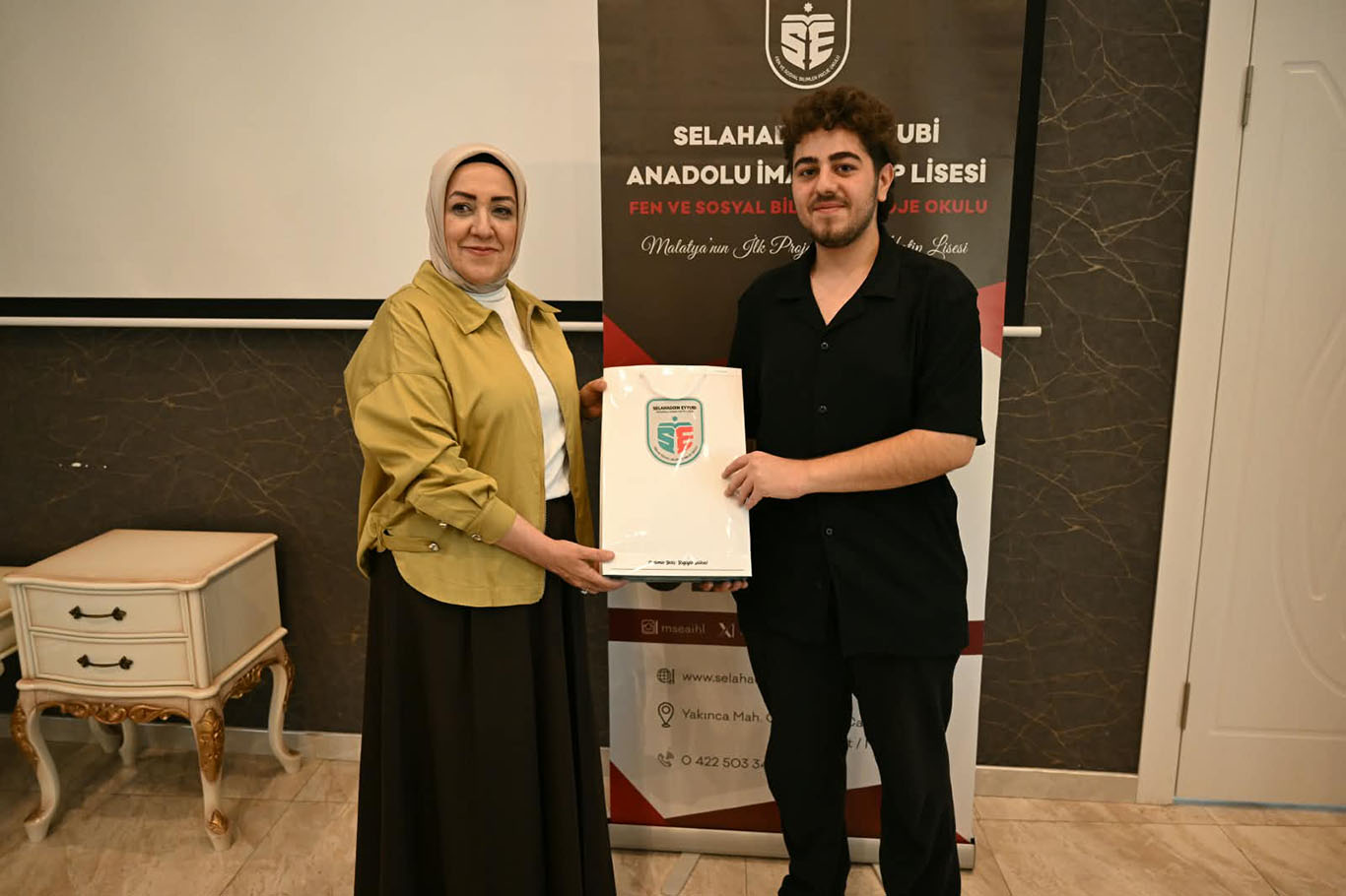 İmam Hatip Lisesi üniversiteye yerleşen öğrencileriyle anlamlı buluşma