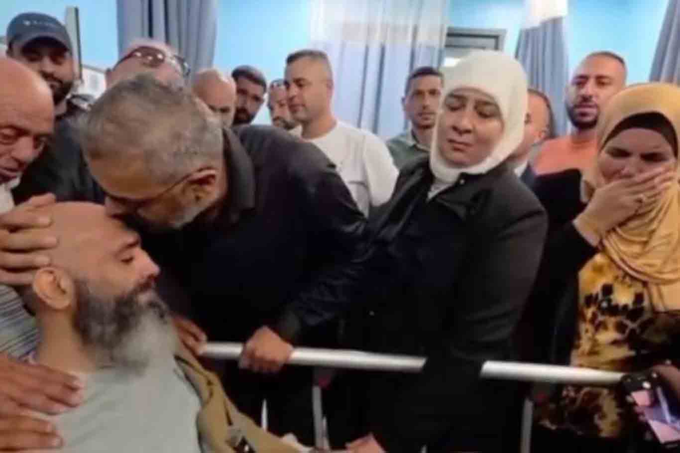 پایان ۲۲ سال اسارت: اسیر فلسطینی حسن عرار آزاد شد