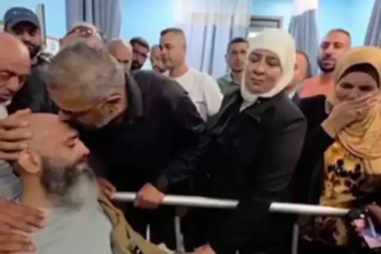 پایان ۲۲ سال اسارت: اسیر فلسطینی حسن عرار آزاد شد
