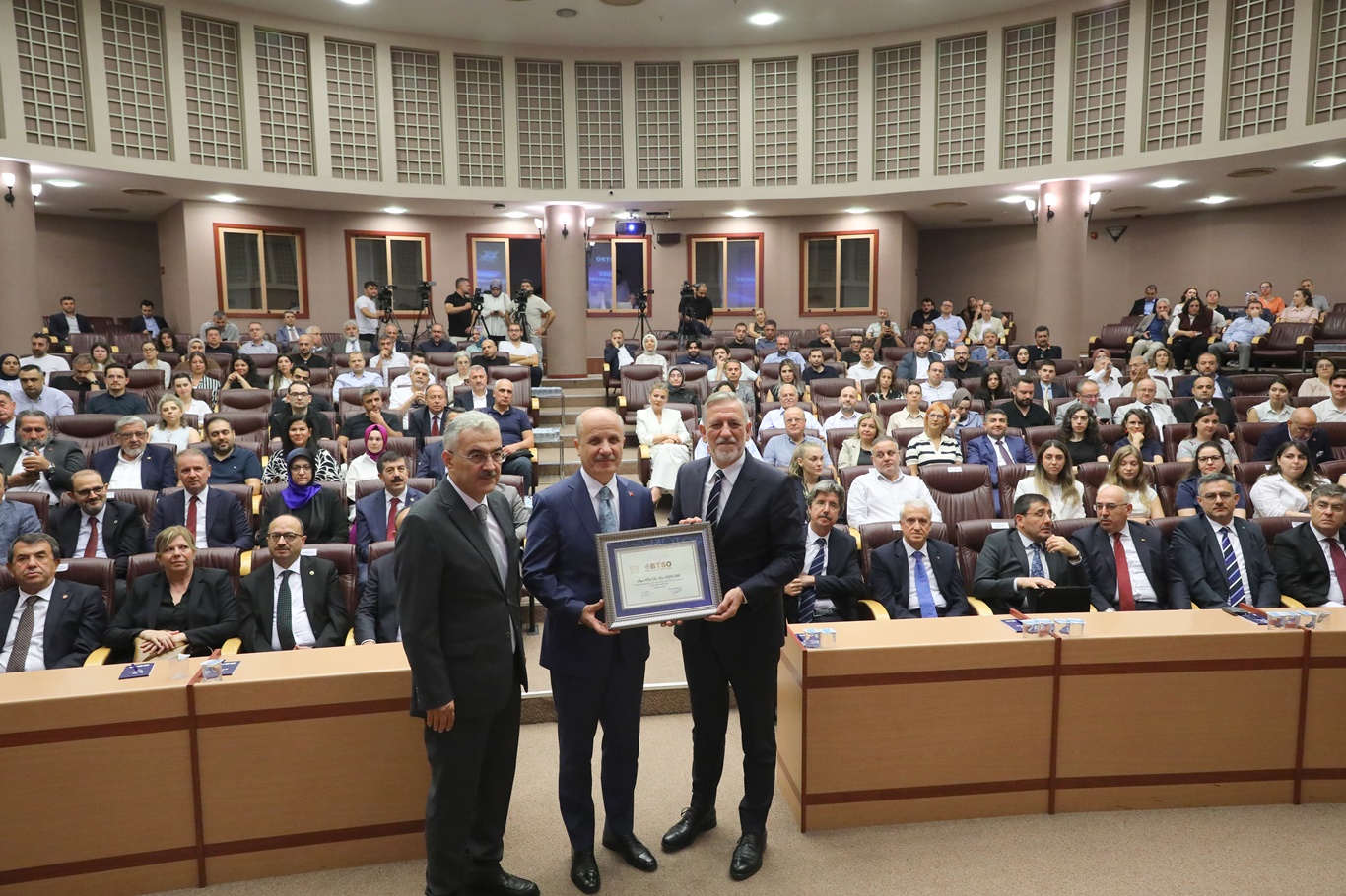 120 bin üniversite öğrencisi işi iş yerinde öğrenecek