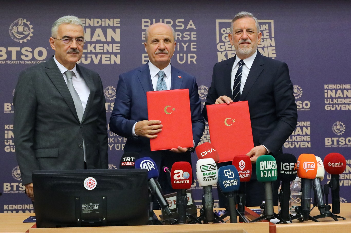 120 bin üniversite öğrencisi işi iş yerinde öğrenecek
