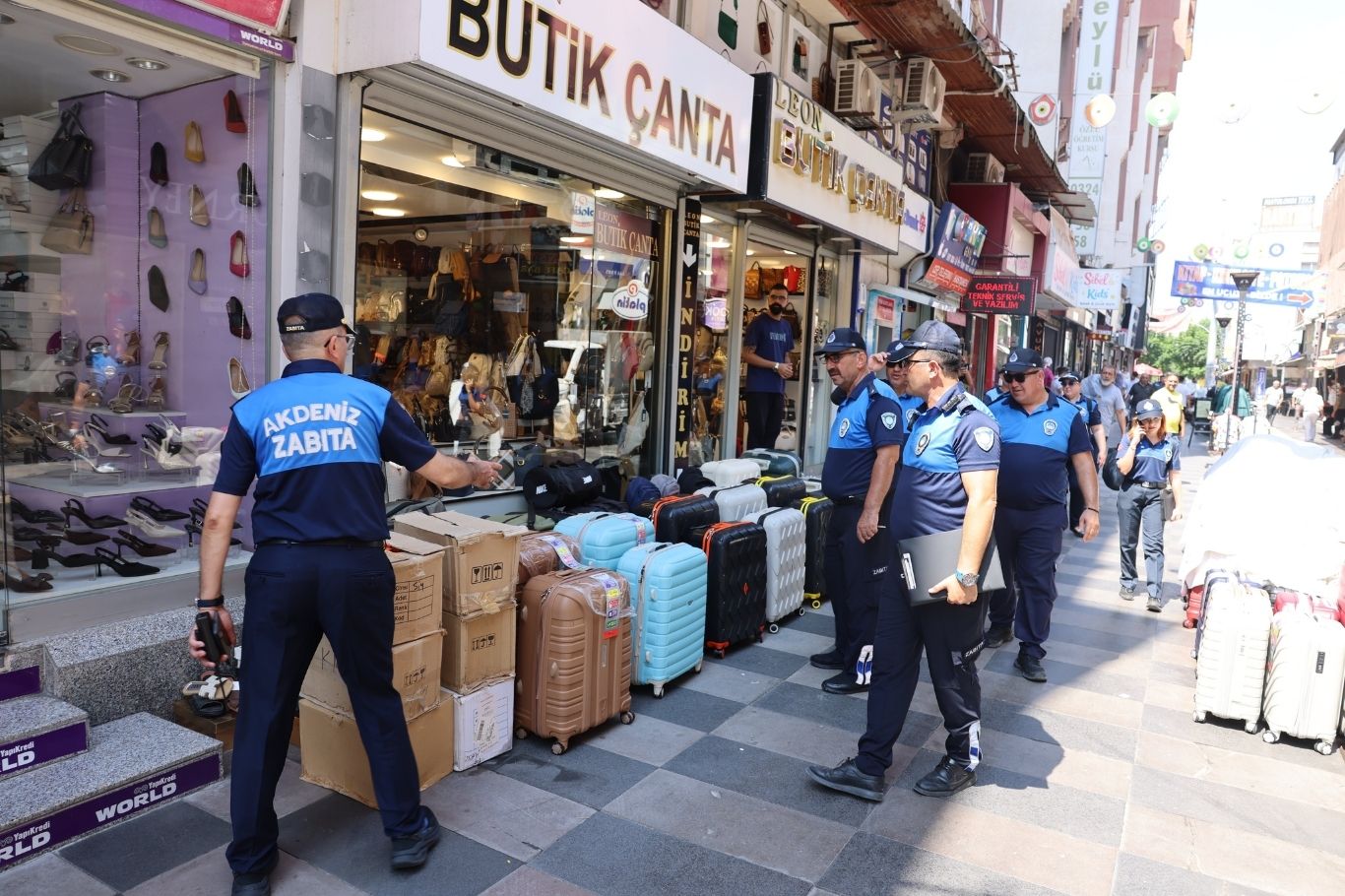 Akdeniz'de kaldırım denetimi