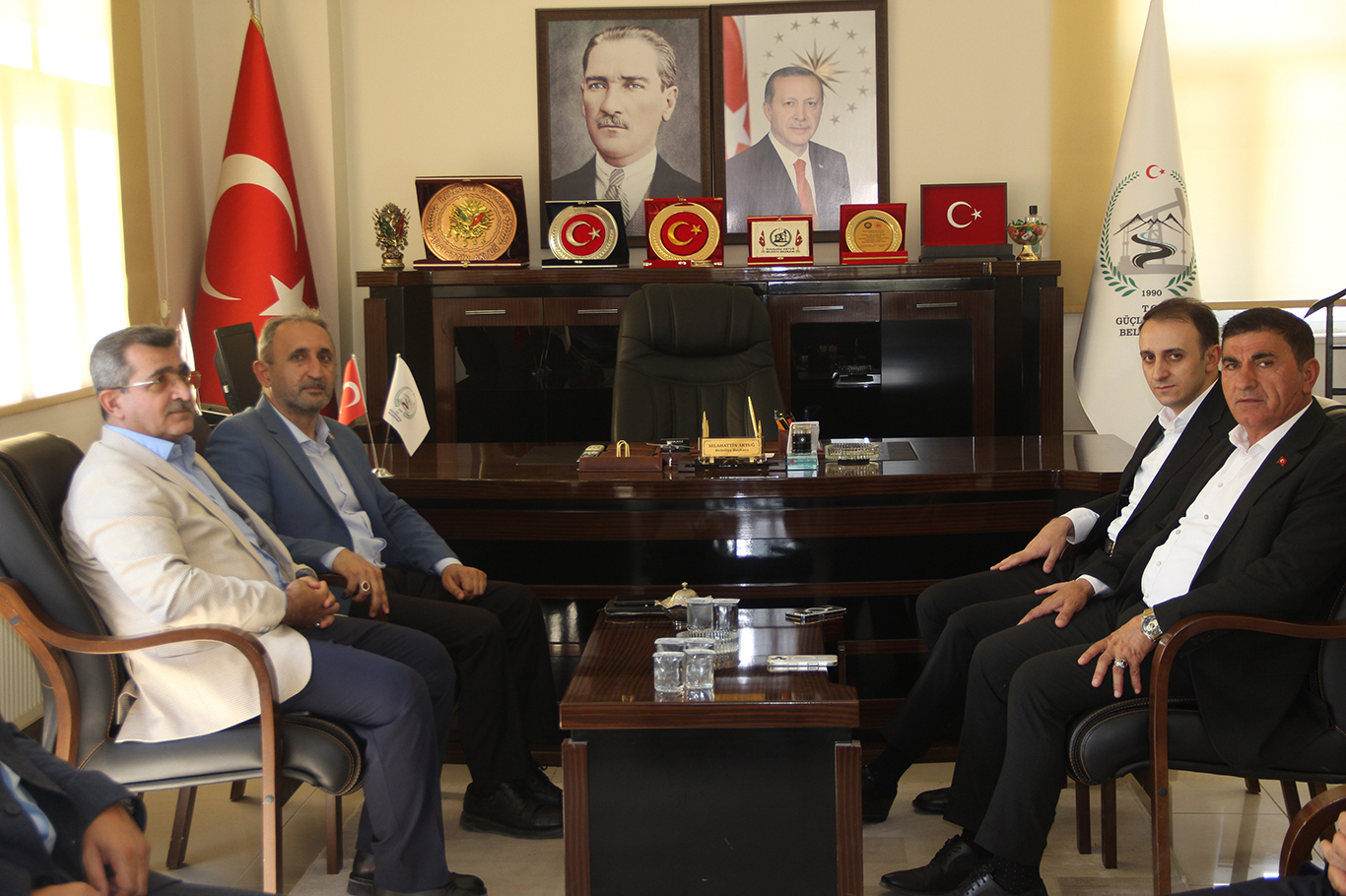HÜDA PAR MİLLETVEKİLİ DEMİR'DEN  ESNAF VE KÖY ZİYARETİ   