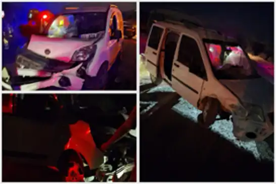 Batman'da iki hafif ticari taksi çarpıştı: 2 yaralı