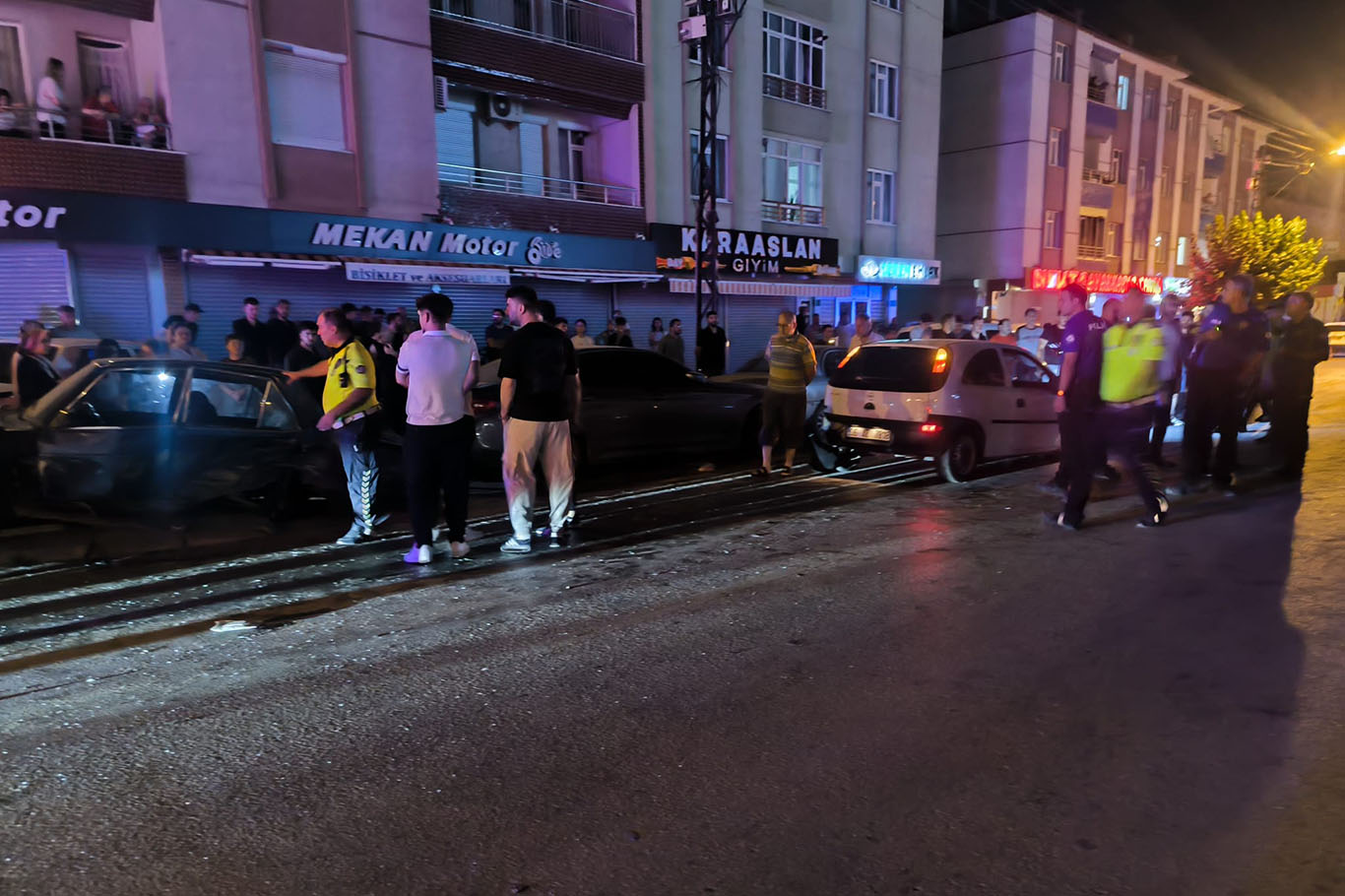 Konya'da iki otomobil çarpıştı: 6 yaralı