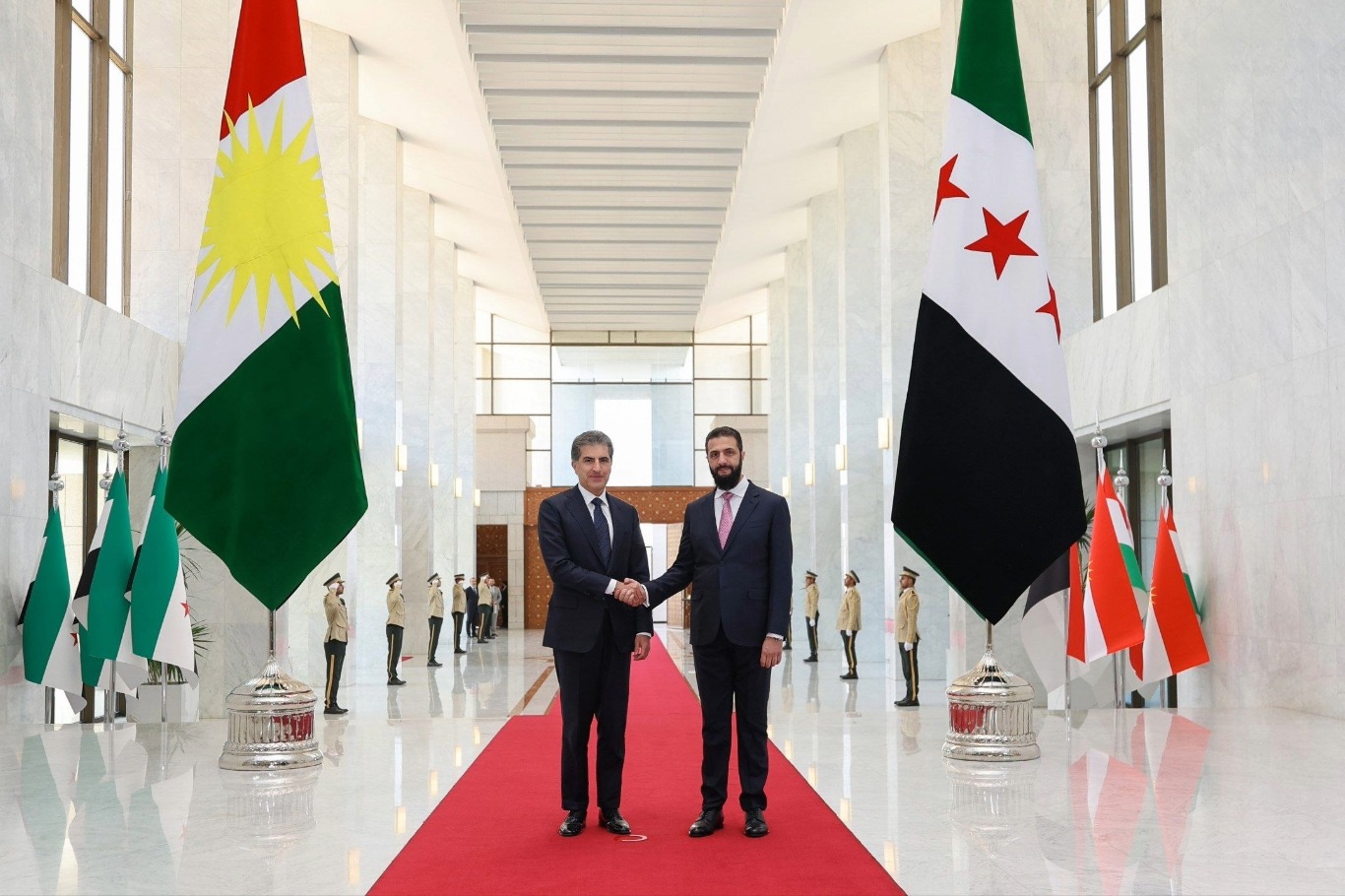 الشرع يبحث مع رئيس إقليم كردستان العراق التعاون الاقتصادي ومستجدات المنطقة
