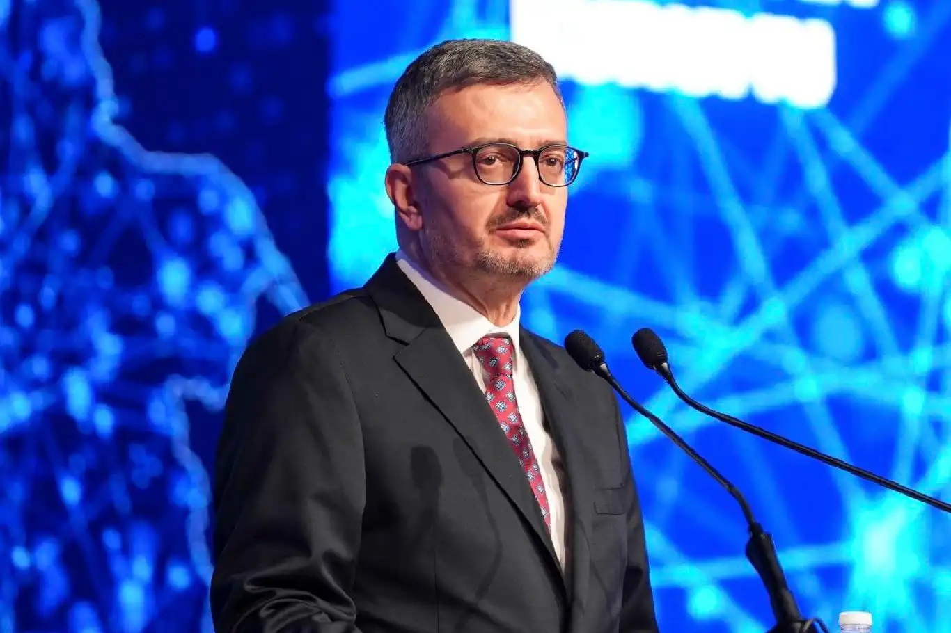 Duran: Cumhurbaşkanımızı diktatörlüklerle aynı zeminde değerlendirmek çarpık bir anlayışın tezahürüdür