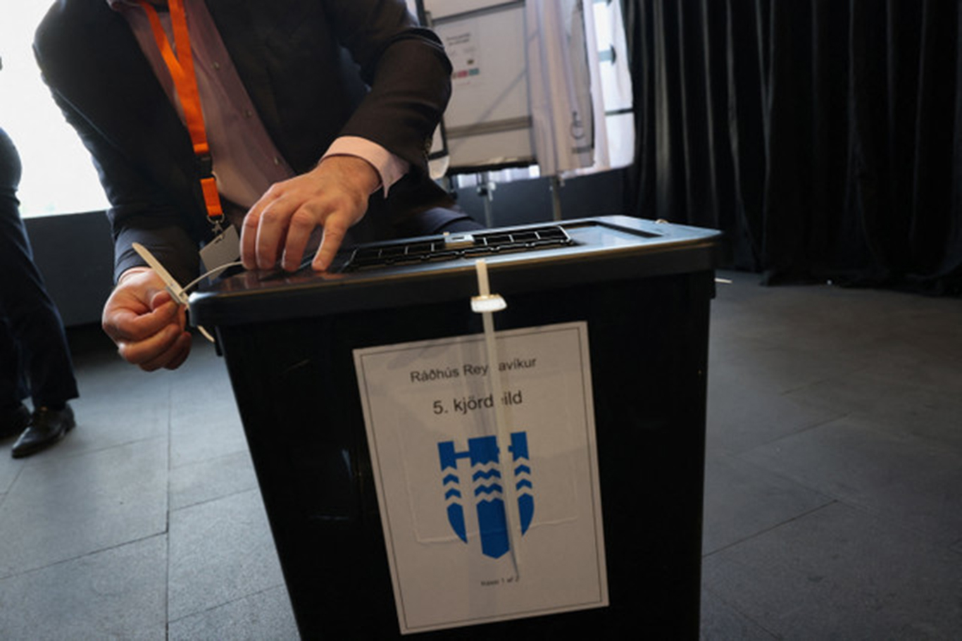 İzlanda'da AB'ye katılım referandumunda sandıktan "hayır" çıktı