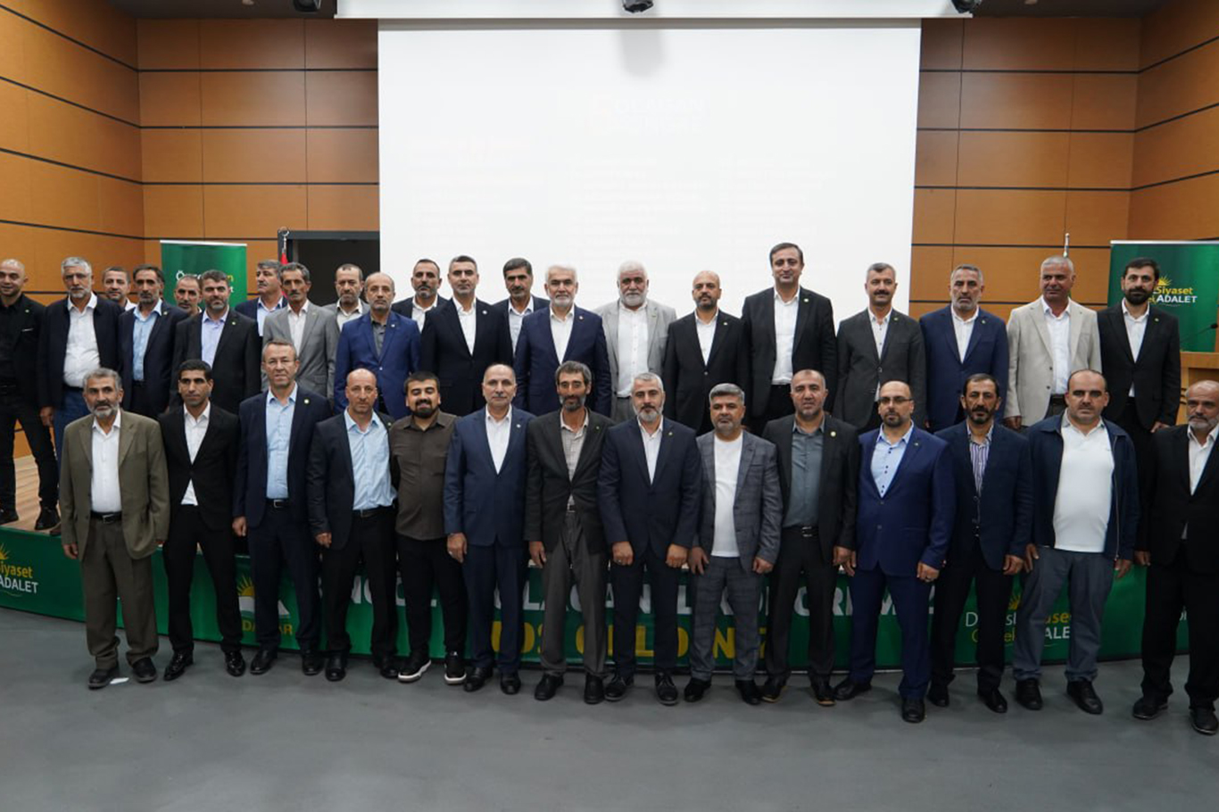 Yapıcıoğlu Bingöl'den seslendi: Ümmetin vahdeti için canımızı taşın altına koymaya hazırız