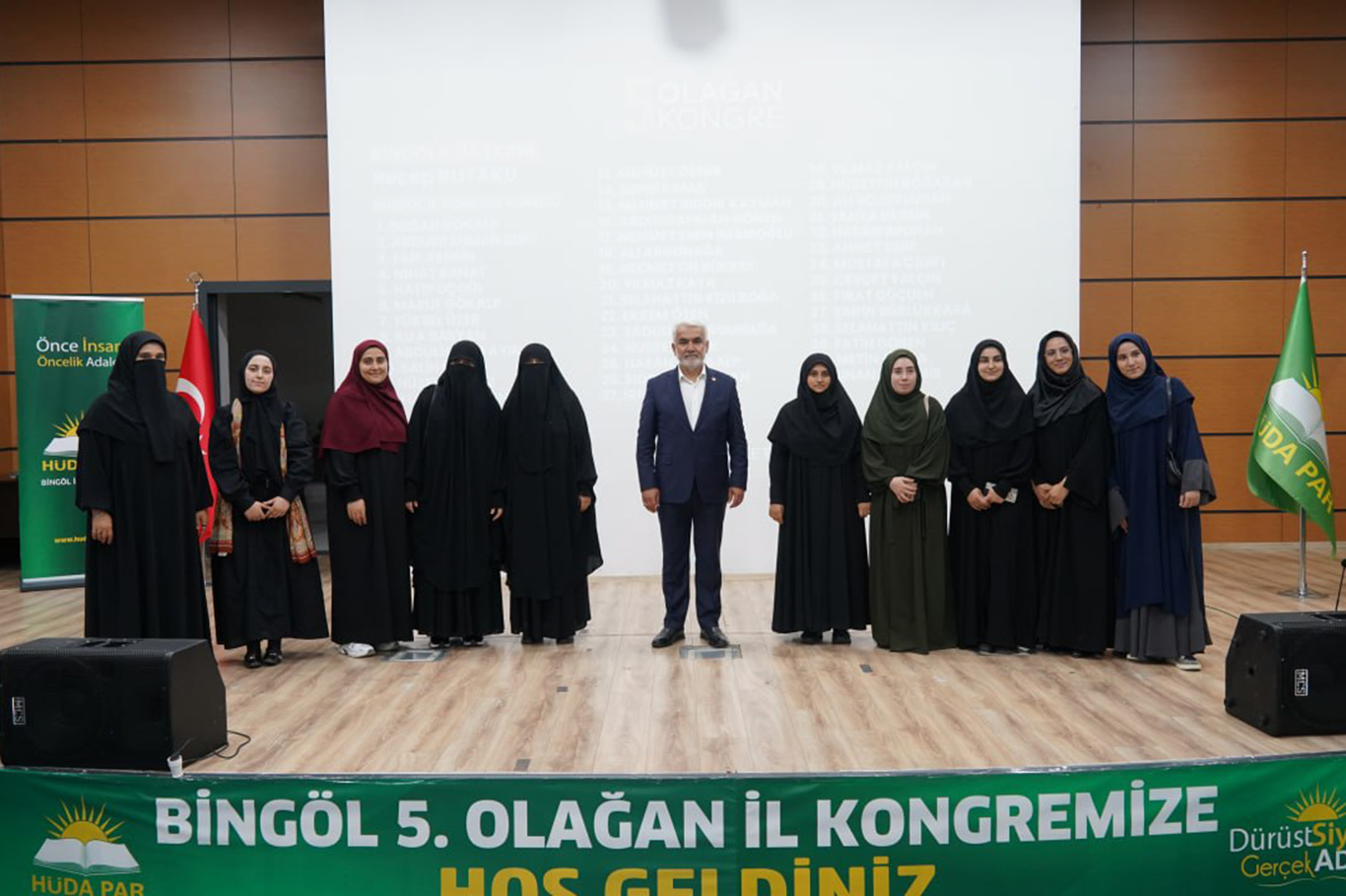 Yapıcıoğlu Bingöl'den seslendi: Ümmetin vahdeti için canımızı taşın altına koymaya hazırız