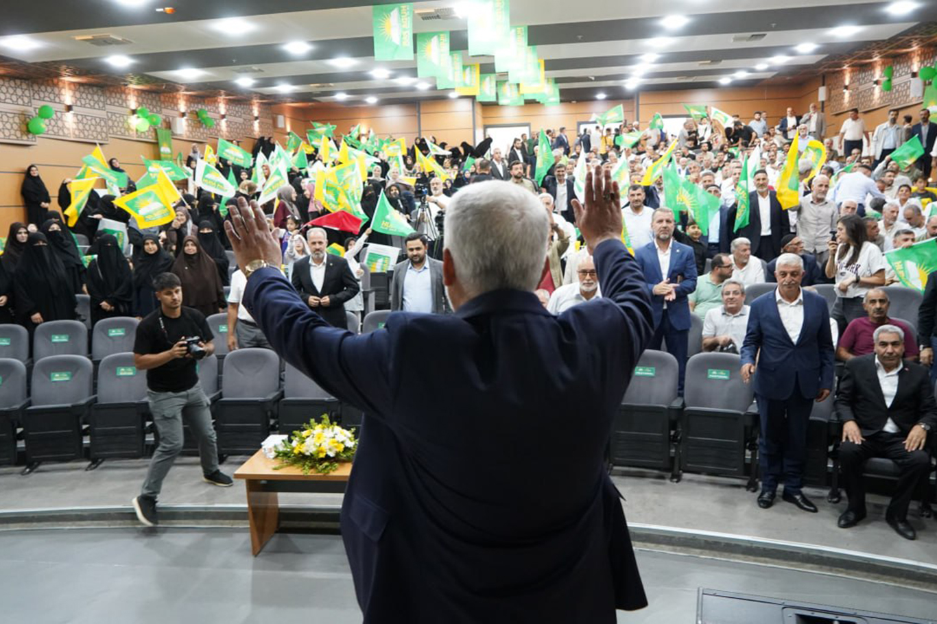 Yapıcıoğlu Bingöl'den seslendi: Ümmetin vahdeti için canımızı taşın altına koymaya hazırız