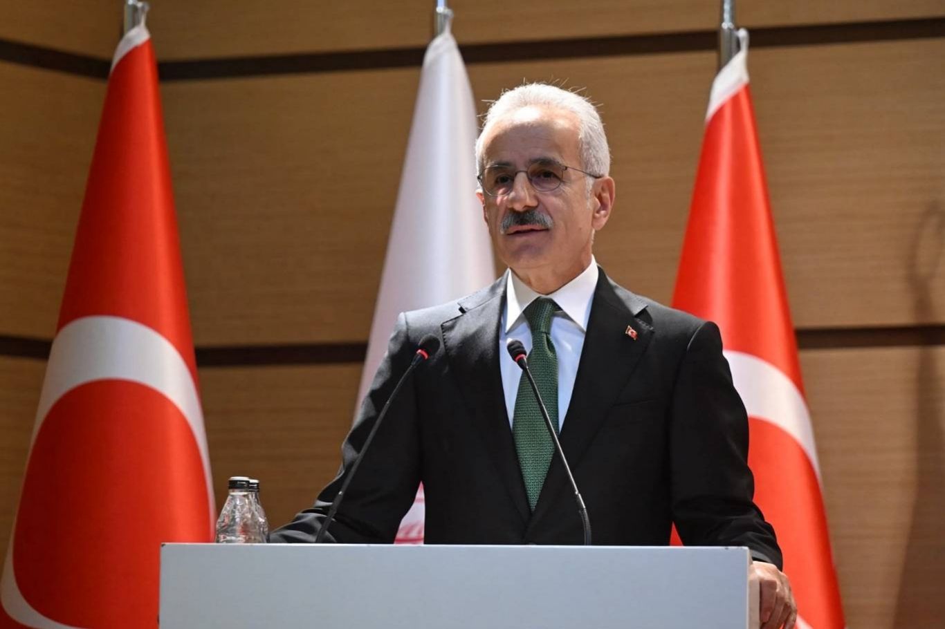 Bakan Uraloğlu: 18 yolcu için arama kurtarma çalışmaları devam ediyor
