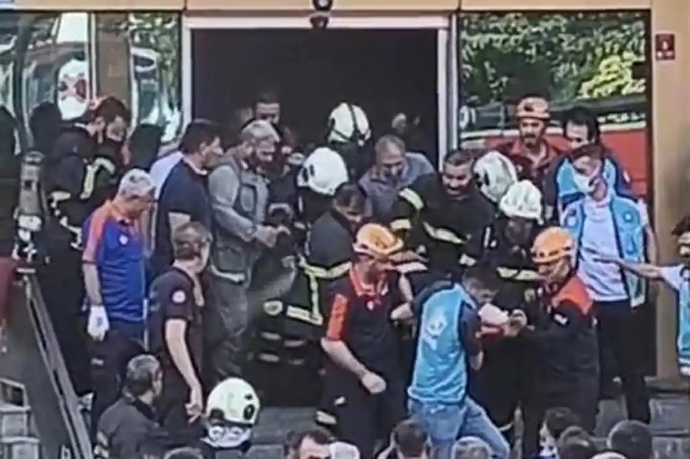 Di teqîna li kompleksa sporê ya li Êlihê de: 2 mirî, 11 birîndar