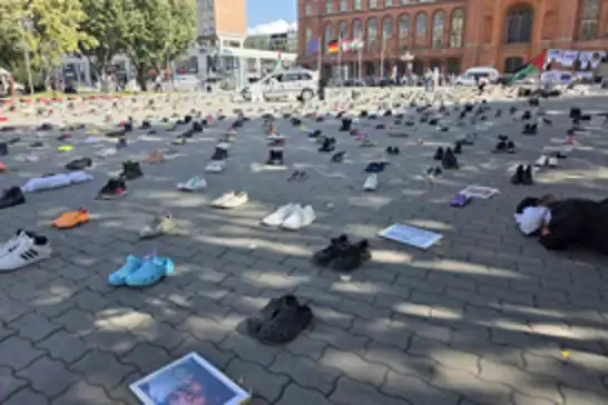 Thousands of shoes placed at Berlin's Alexanderplatz in symbolic tribute to Gaza martyrs