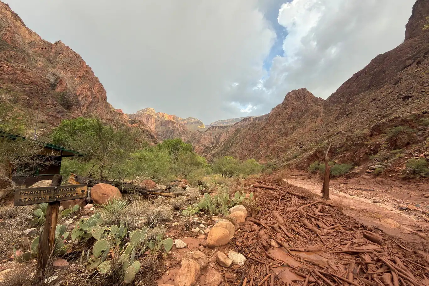 One dead, 15 missing after flash floods hit Grand Canyon National Park