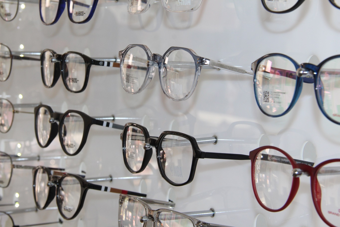 Optisyen Özmen: Bilinçsiz lens kullanımı göz sağlığını tehdit ediyor