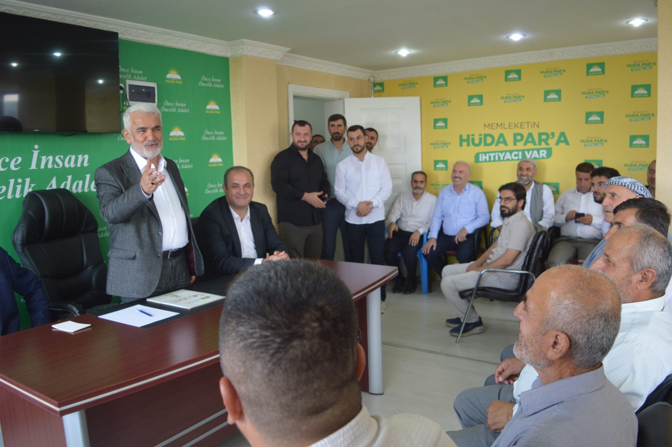 HÜDA PAR Genel Başkanı Yapıcıoğlu Siirt’te: Kentin sorunlarını yerinde dinledi