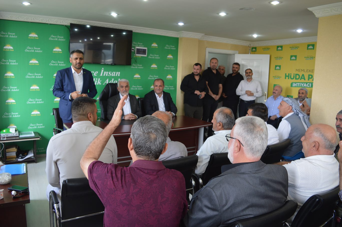 HÜDA PAR Genel Başkanı Yapıcıoğlu Siirt’te: Kentin sorunlarını yerinde dinledi
