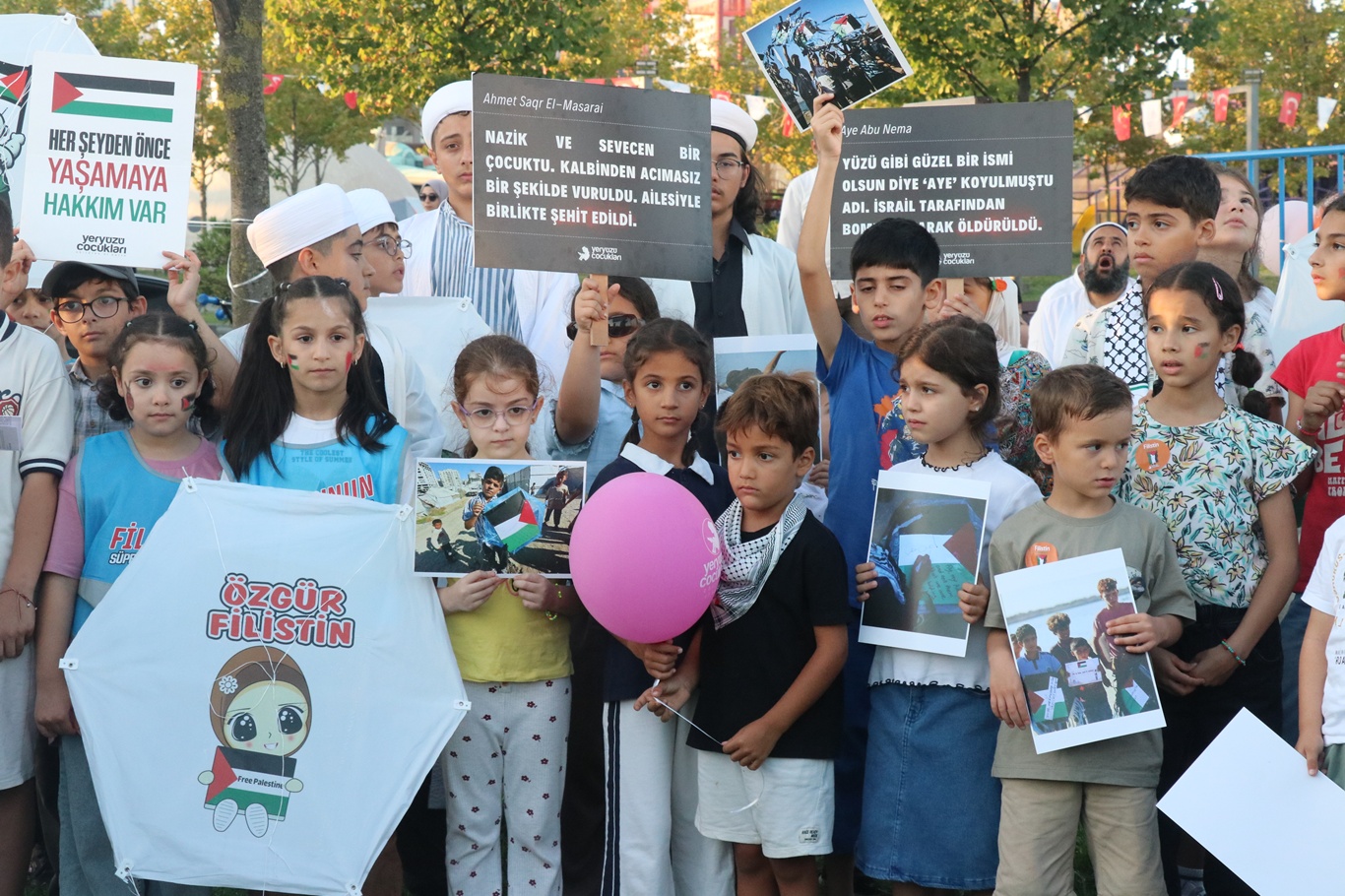 Uçurtmalar Gazeli çocuklar için gökyüzüne bırakıldı
