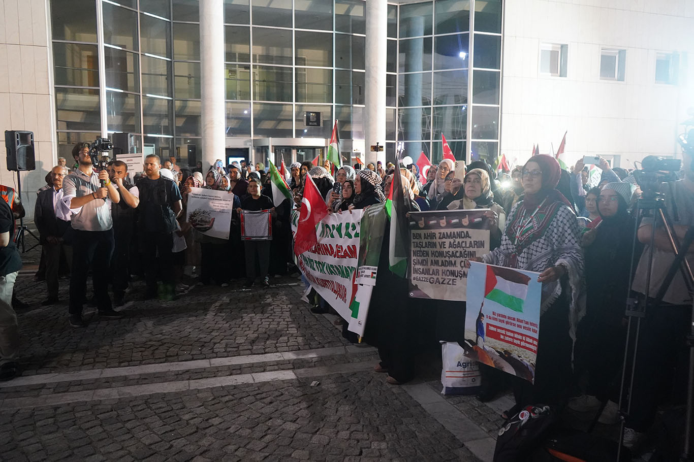 Uluslararası Filistin Konvoyu Konya'da: Amacımız siyonist reijmin zulümlerine karşı durmaktır