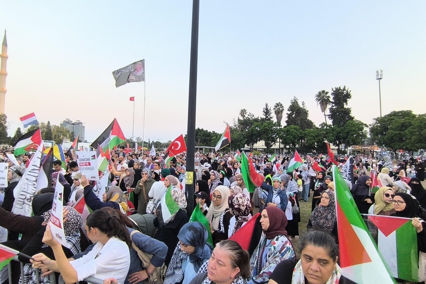 Filistin Konvoyu Adana'da buluştu