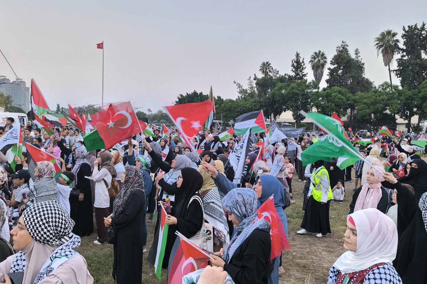 Filistin Konvoyu Adana'da buluştu