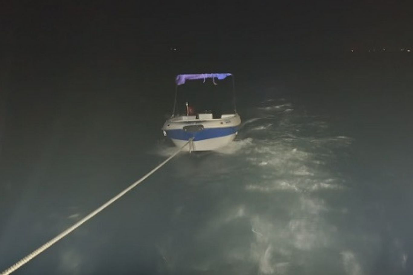 Tekirdağ'da motor arızası yapan teknedeki 2 kişi kurtarıldı