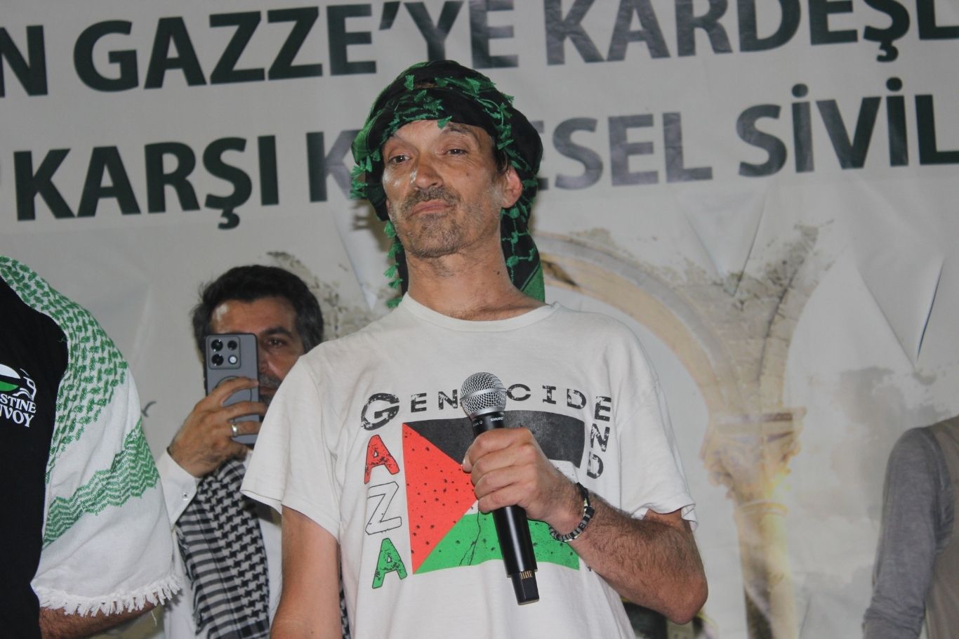 Yusuf ( Sebastian )