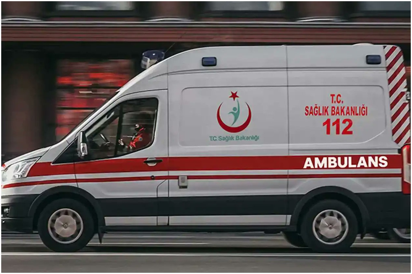 Tekirdağ'da 4 aracın karıştığı zincirleme kazada 29 kişi yaralandı