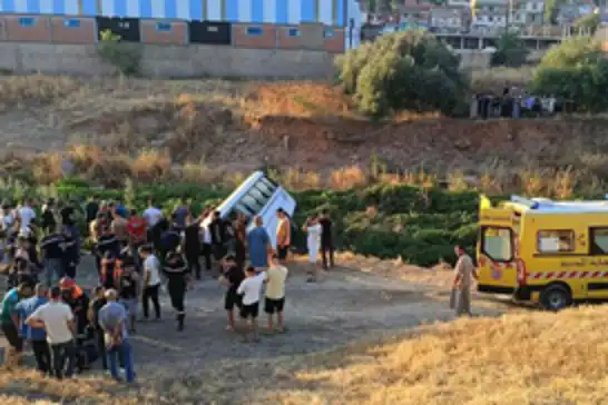 Cezayir'de yolcu otobüsü devrildi: 6 ölü, 22 yaralı