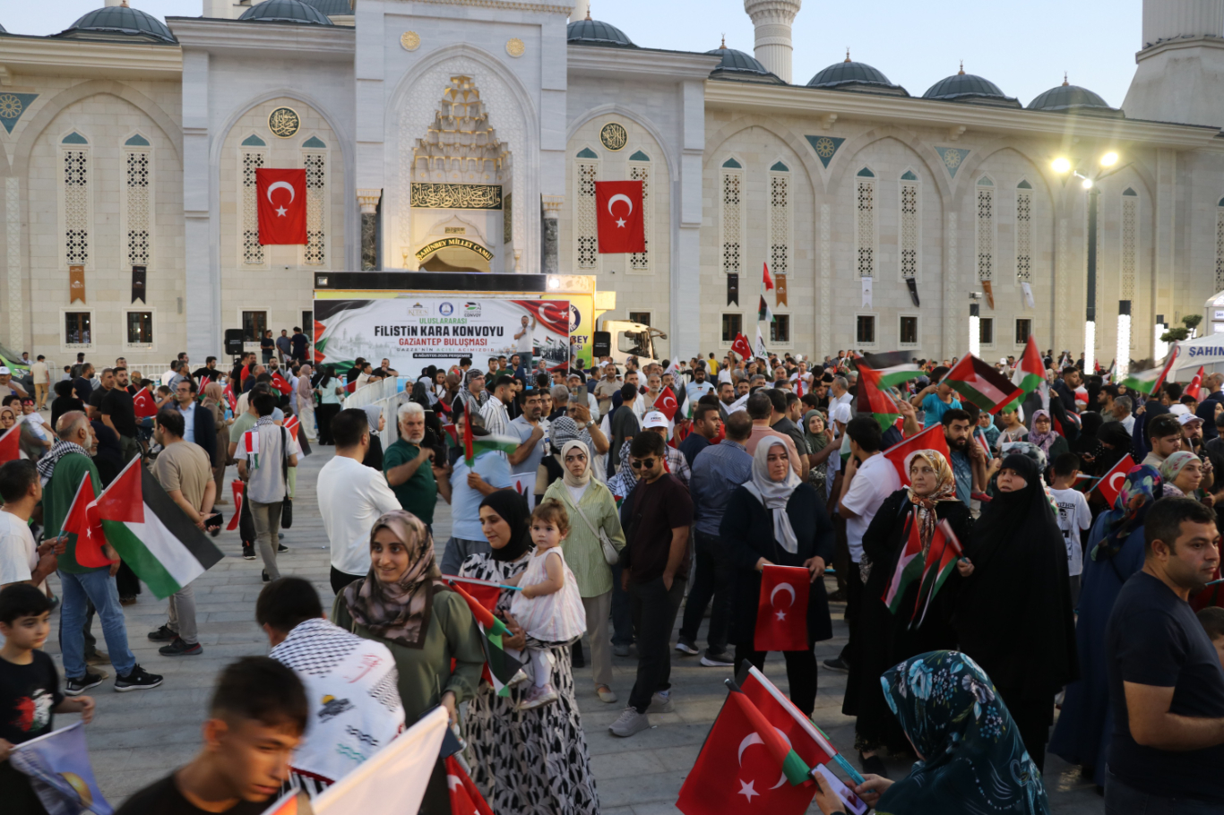 Uluslararası Filistin Vicdan Konvoyu Gaziantep'te mitingle karşılandı