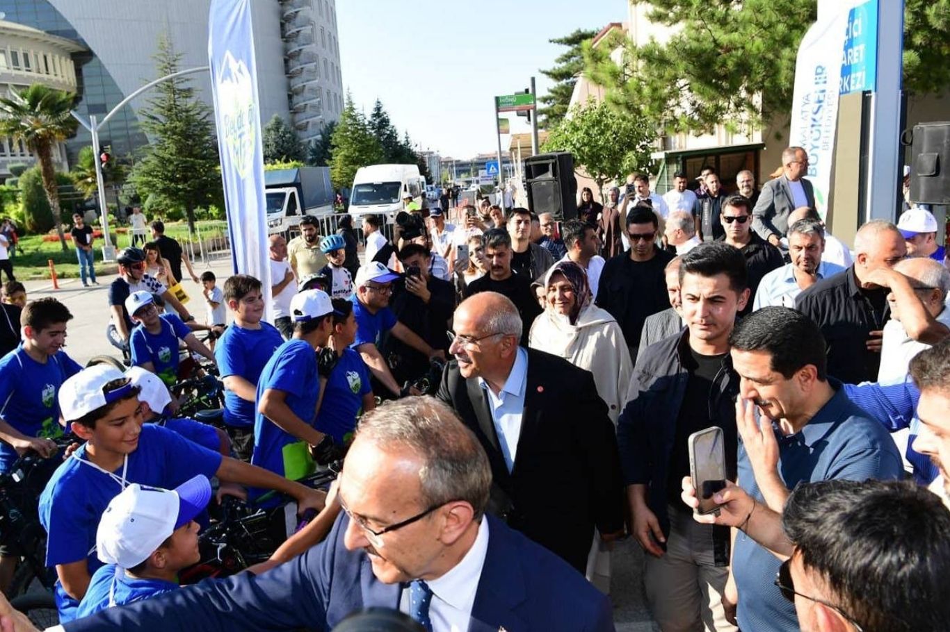 Malatya'da Uluslararası Beydağı Dağ Bisikleti Yarışı kortejle başladı