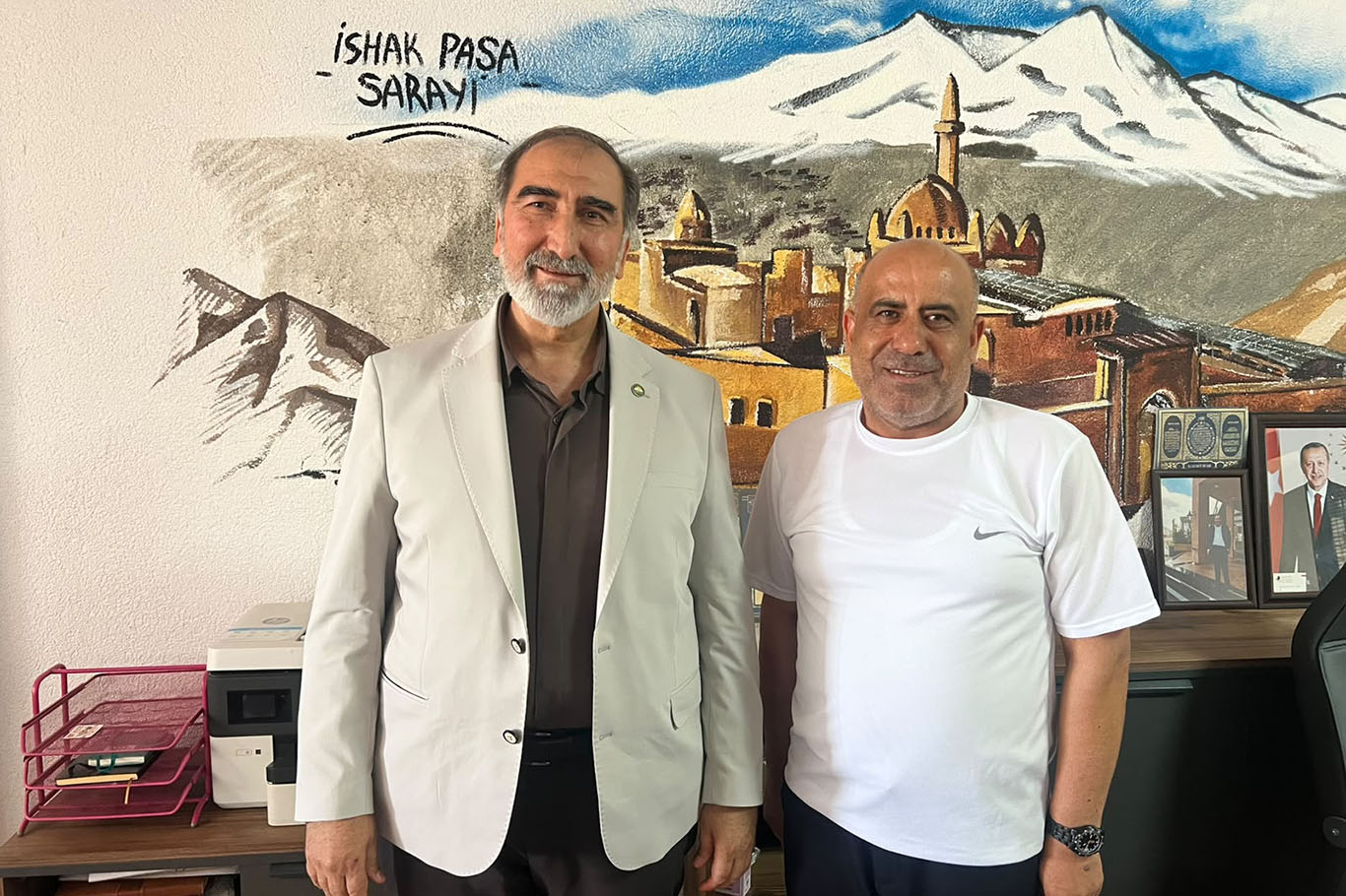HÜDA PAR Genel Sekreteri Mehmet Hüseyin Yılmaz, İzmir'de esnafı ziyaret etti
