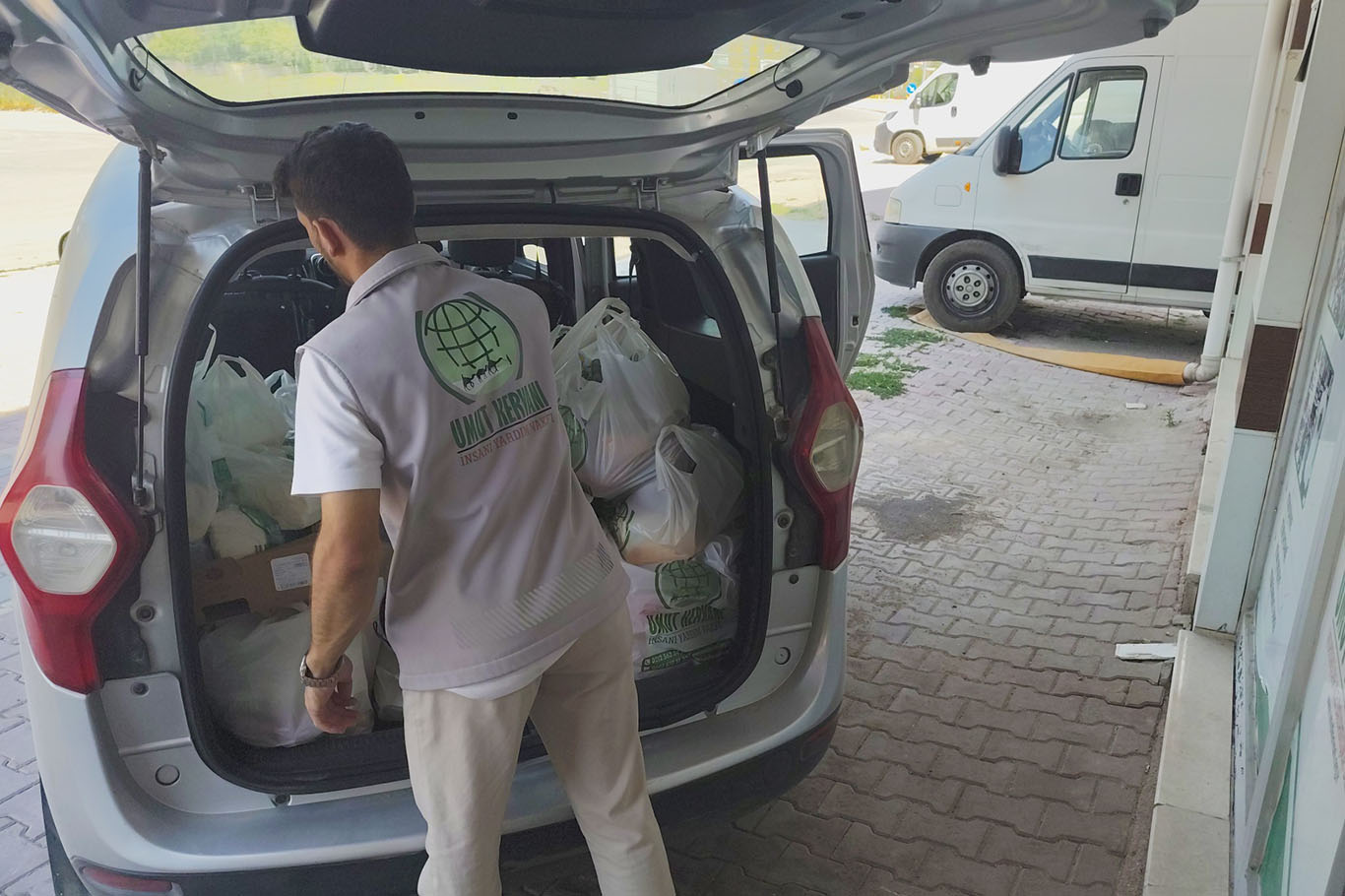 Umut Kervanı Konya’dan yetim ve muhtaç ailelere yardım