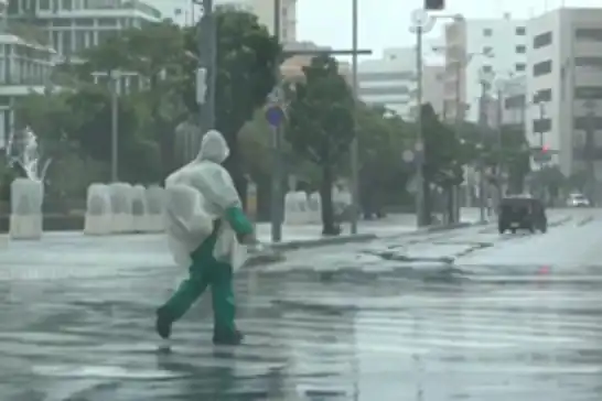 Çin'de Dolphin Tayfunu öncesi yüz binlerce kişi tahliye edildi