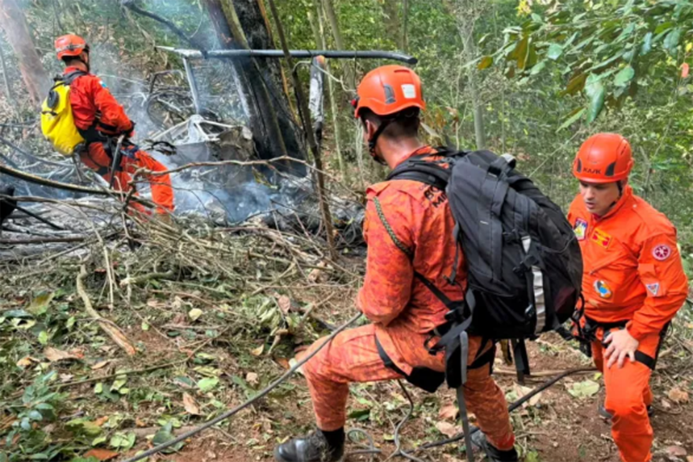 Four killed in helicopter crash during sightseeing flight in Rio de Janeiro