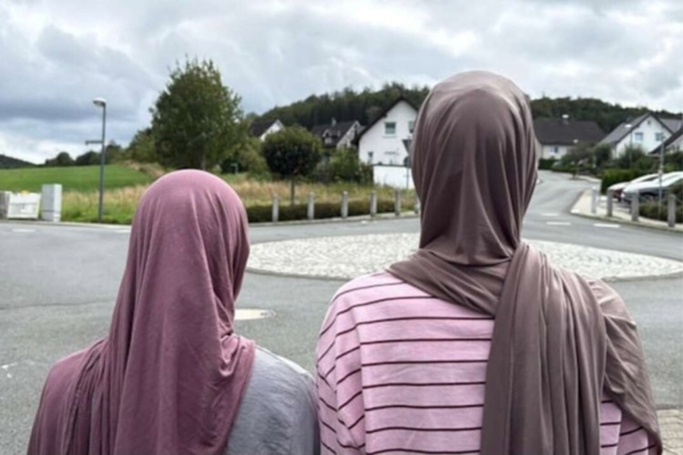 ألمانيا..اعتداء لفظي عنصري يستهدف شقيقتين محجبتين