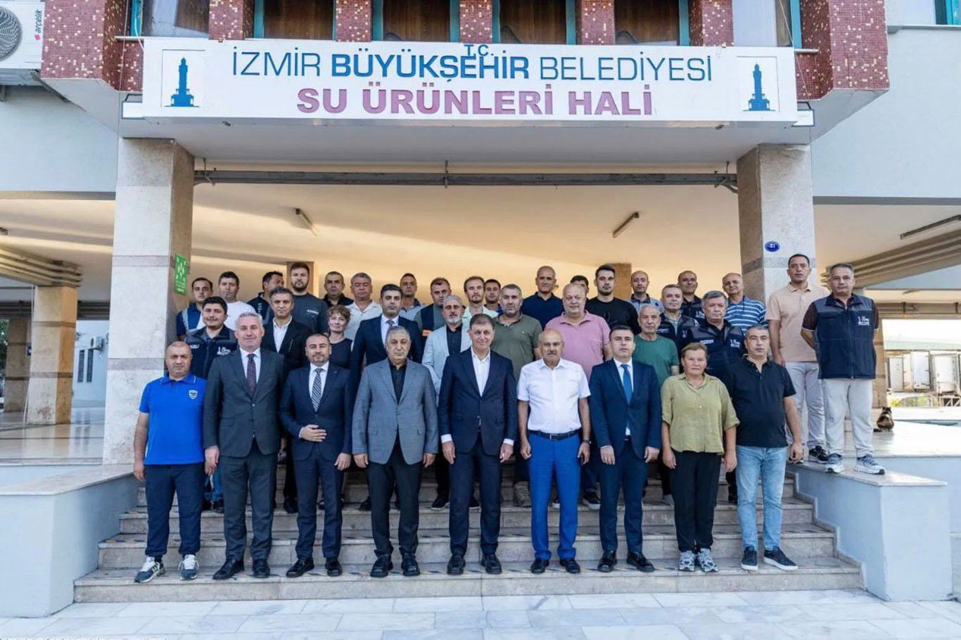 İzmir'de balıkçılar yeni sezona "Vira Bismillah" diyerek başladı