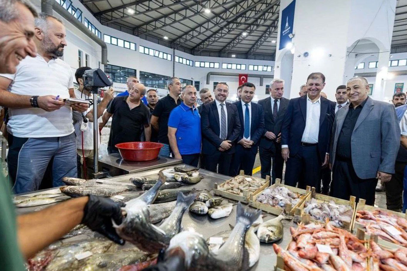 İzmir'de balıkçılar yeni sezona "Vira Bismillah" diyerek başladı