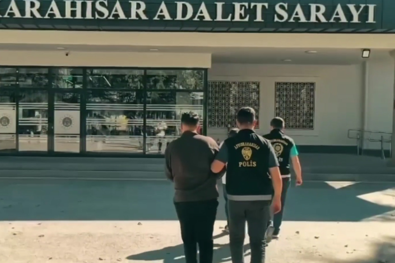 Afyonkarahisar’da aranan şahıs yakalandı